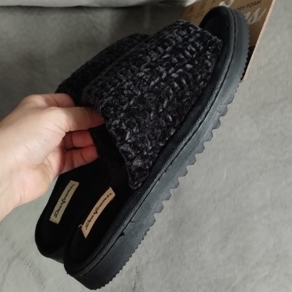 Memory Foam Slippers - Picture 2 of 6